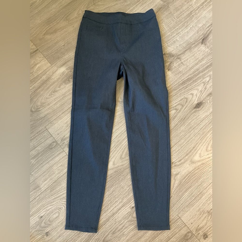 NWOT Reitman Petite Flat Smooth Front Pull on denim pinstriped Leggings